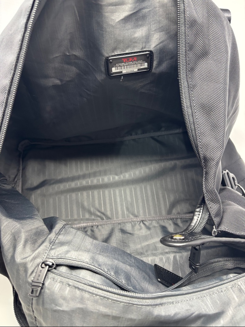 Tumi Black Nylon Travel Duffel with Shoulder Strap - Picture 3 of 4